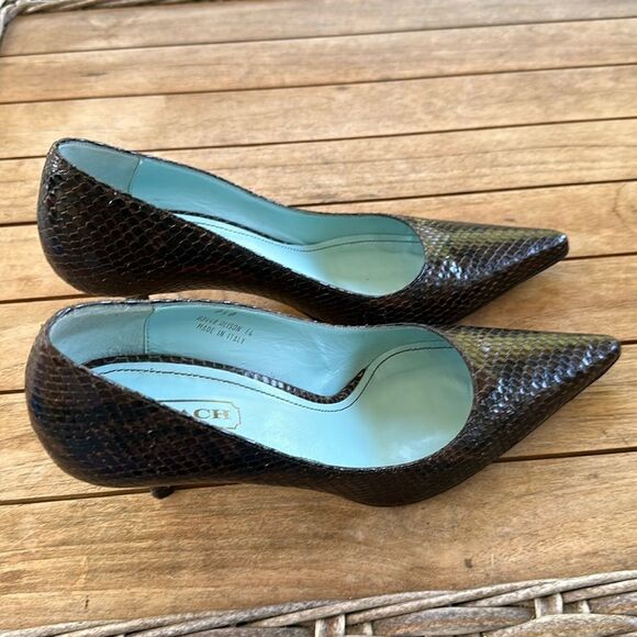 Coach Snakeskin Chocolate Brown Pumps 8.5 - Picture 2 of 10